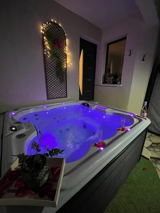 Chambre Au Calme Avec Spa Privatif Gratuit Sud Aveyron Les Palmiers Des Causses Saint-Rome-de-Tarn Экстерьер фото